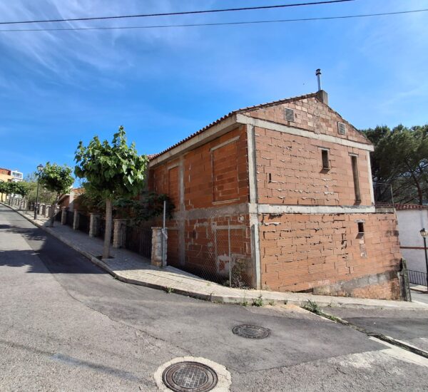 Exterior 3