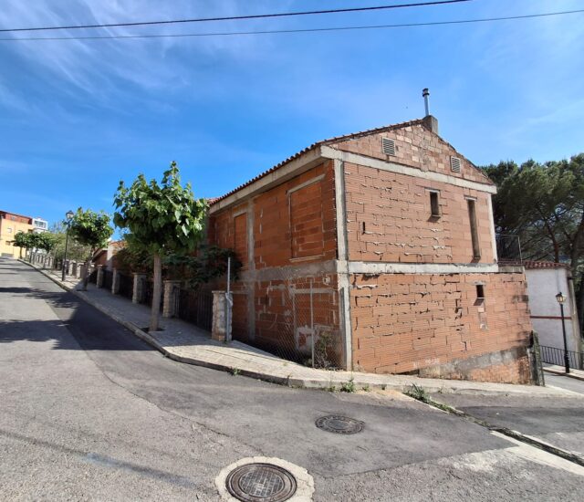 Exterior 3