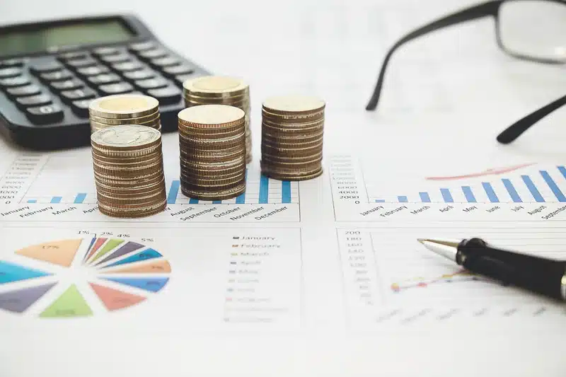 Glosario de inversiones: TAE, TIN, plusvalía y más